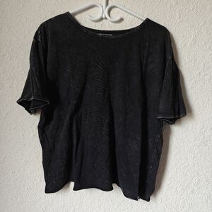 CAUTION TO THE WIND Cropped Shirt